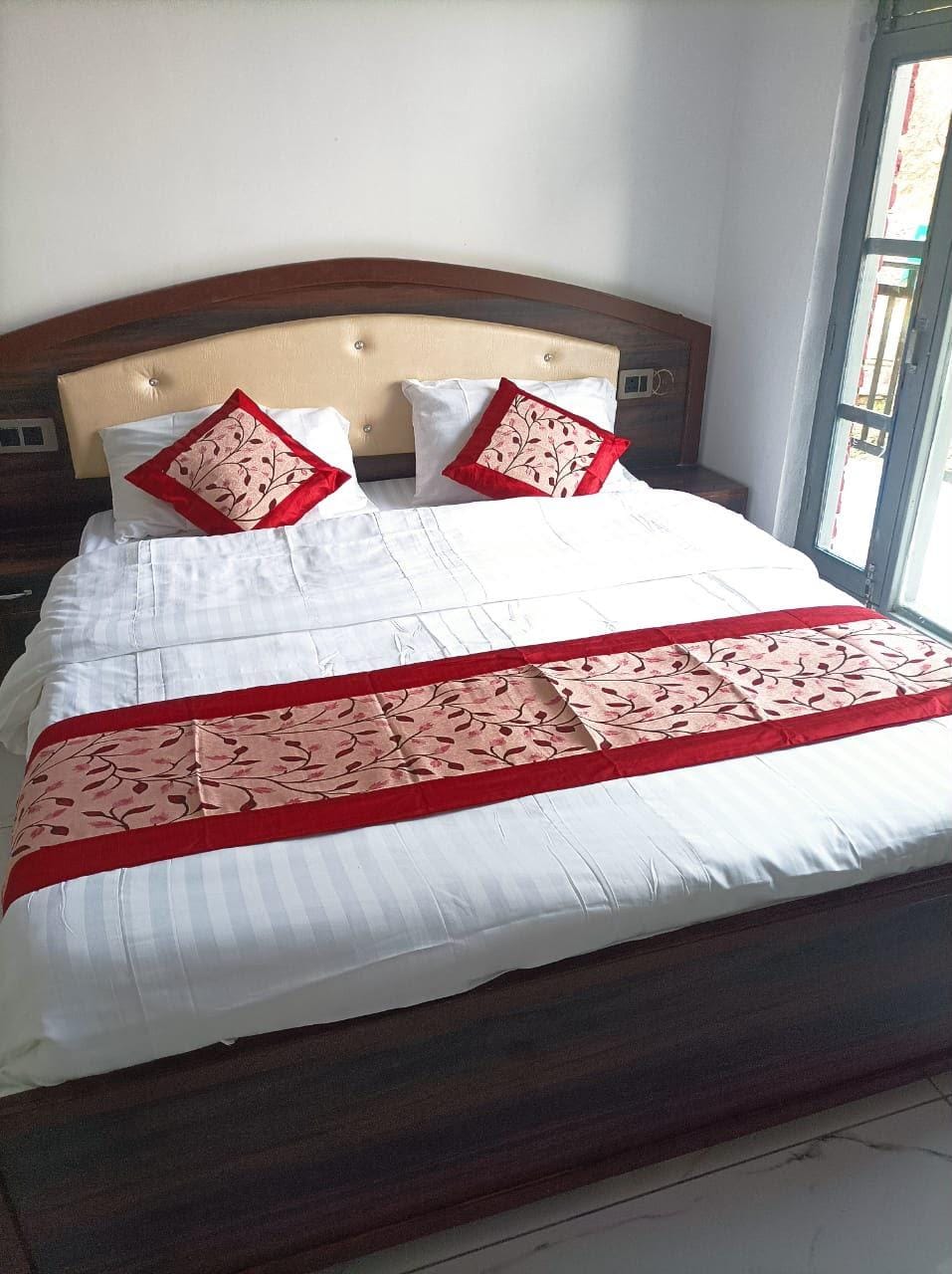 Hotel Friends  Hotel in Uttarakhand