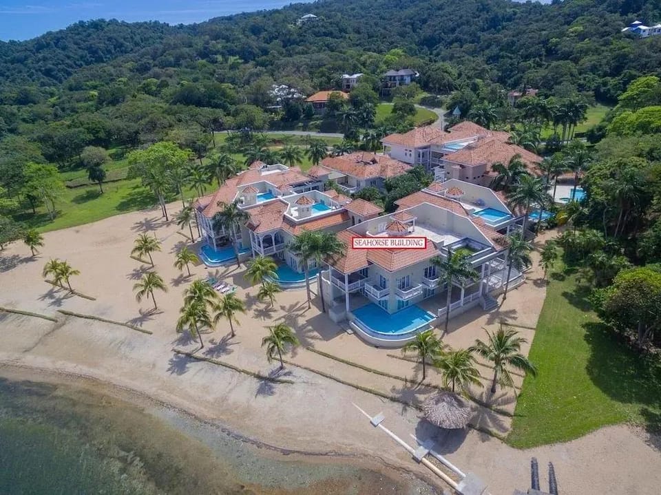 Lawson Rock - Seahorse 105 2 Bedroom Condo by RedAwning Hotel in Bay Islands Department