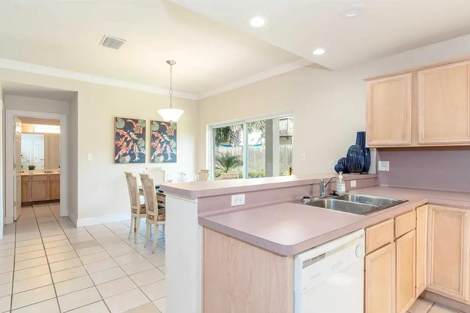 Sun Dancer 5 2 Bedroom Condo by RedAwning Hotel in South Padre Island