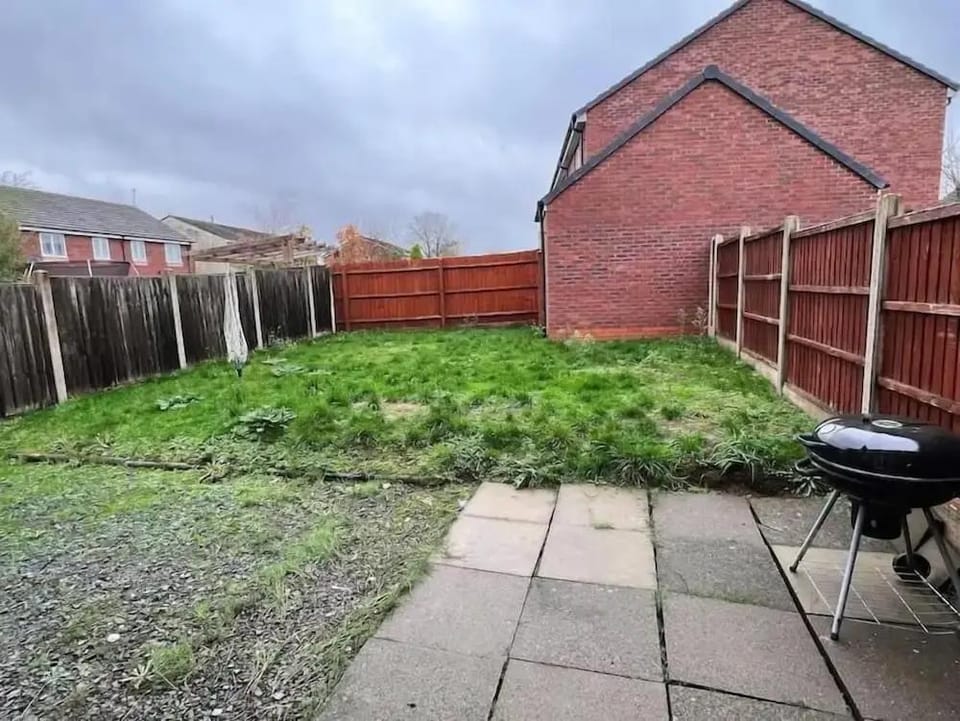 Modern 3 BR House for Contractors Hotel in North Warwickshire District