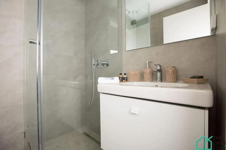 E24 Grand Luxe Tout Quip et Central Hotel in Tunis Governorate, Tunisia