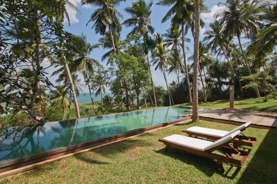 Sustainably Designed Villa Overlooking Indian Ocean Hotel in Tangalle