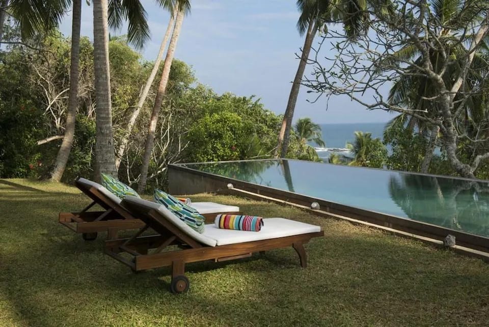 Sustainably Designed Villa Overlooking Indian Ocean Hotel in Tangalle