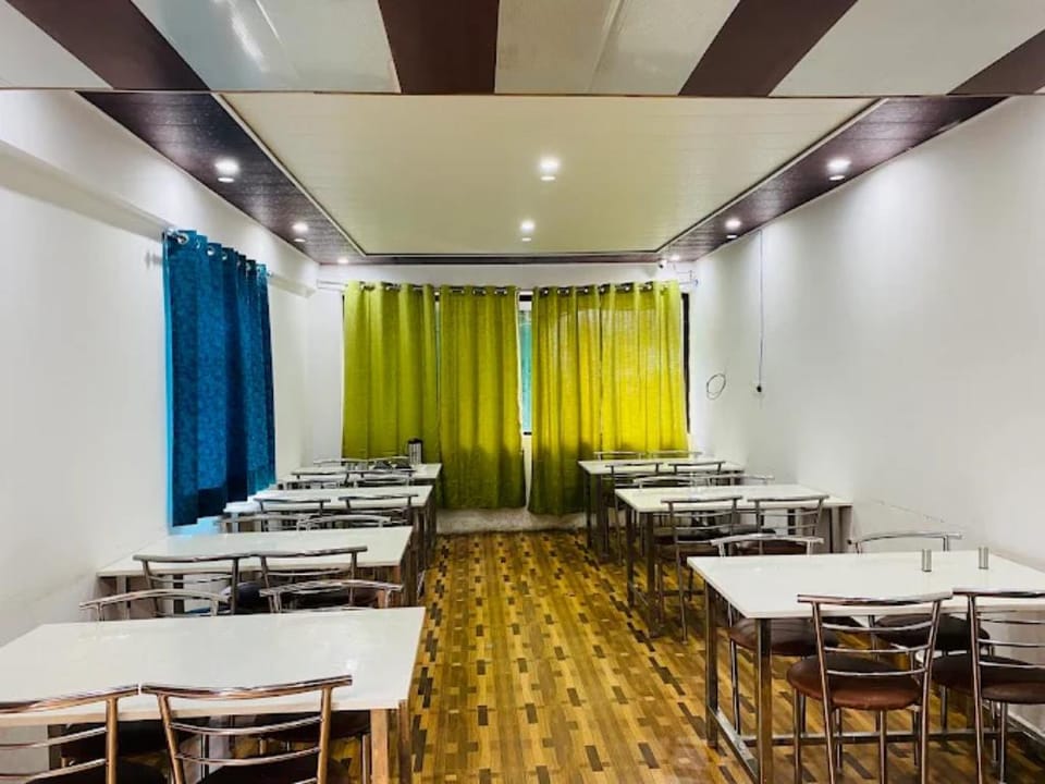 Hotel Neelkanth Badrinath Hotel in Uttarakhand