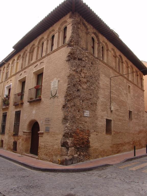 Apartamentos Los Sitios Hotel in Zaragoza