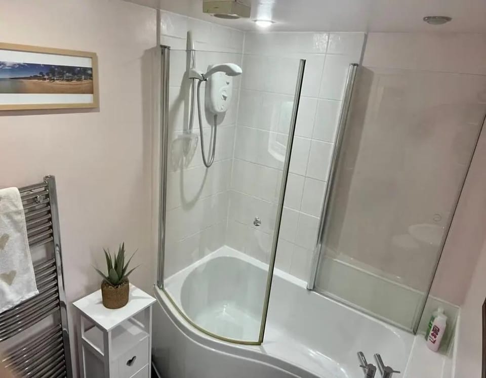 Lovely 3BD Home in the Heart of Morton Hotel in North East Derbyshire District