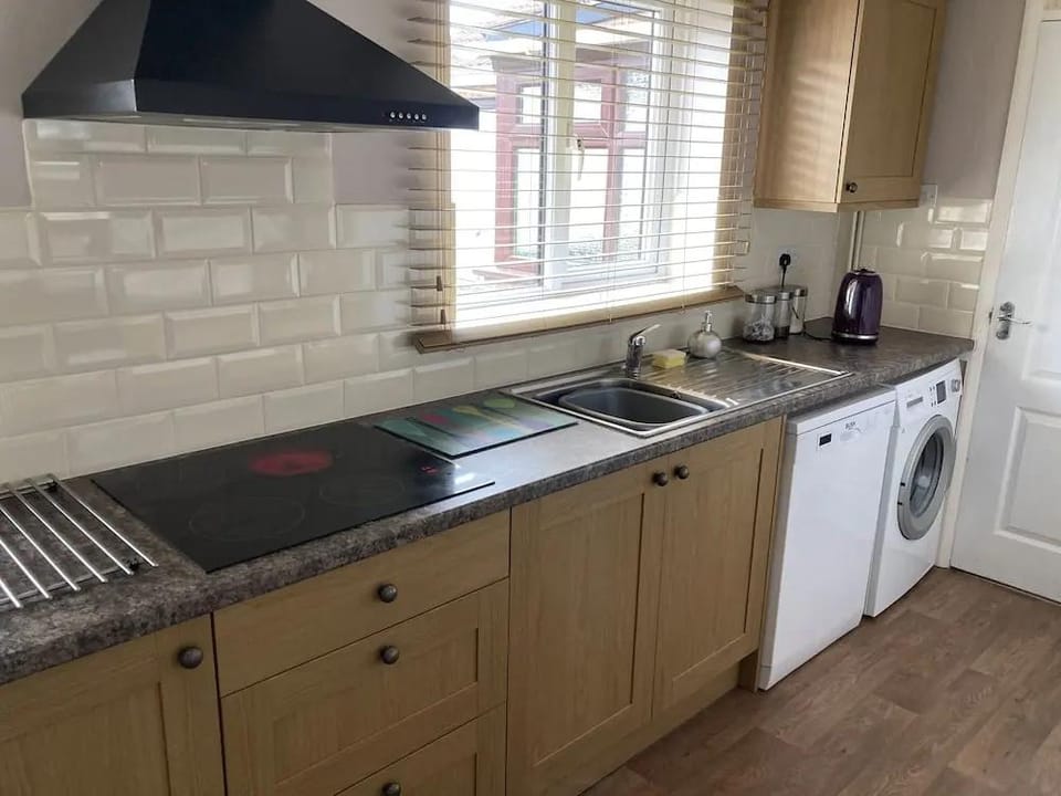 Spacious Detached Bungalow With Ample Parking Hotel in Grantham