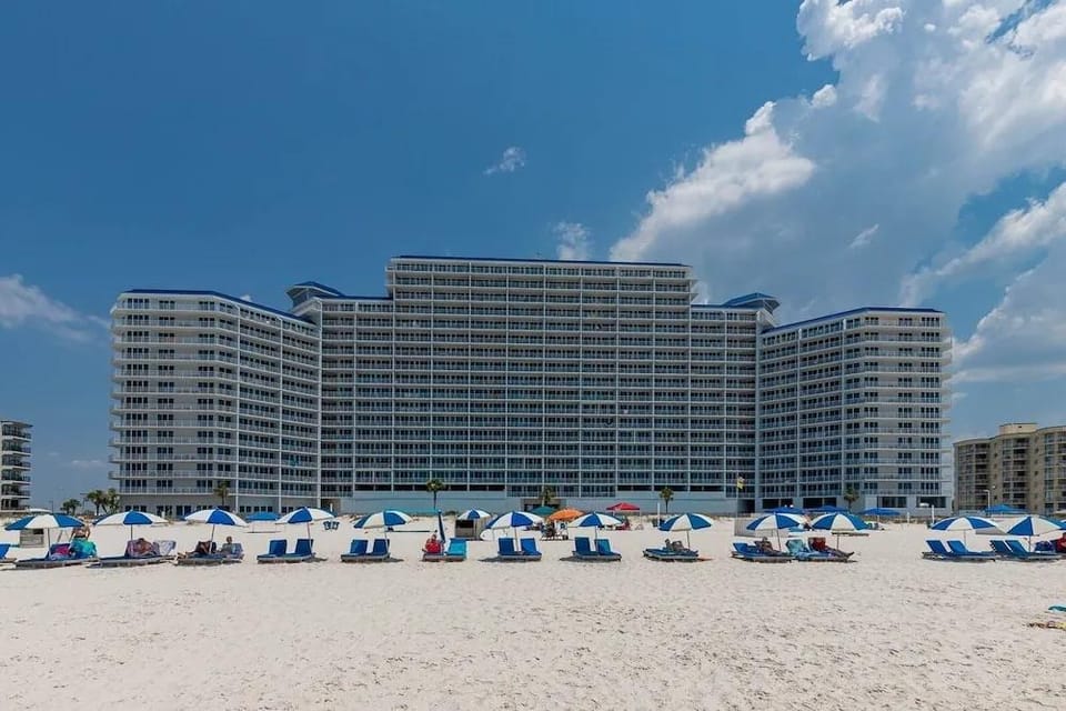 Lighthouse 1417 1 Bedroom Condo Hotel in Gulf Shores