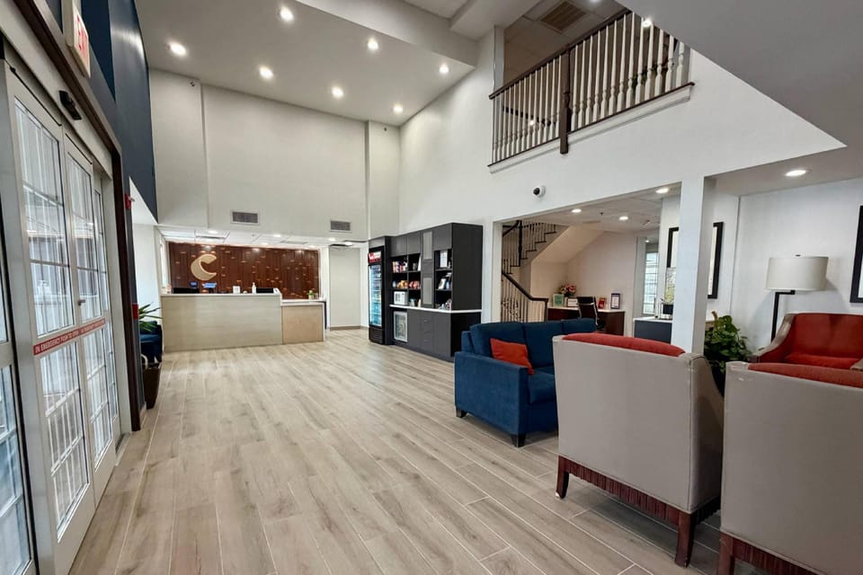 Comfort Inn & Suites Sturbridge-Brimfield Hotel in Sturbridge
