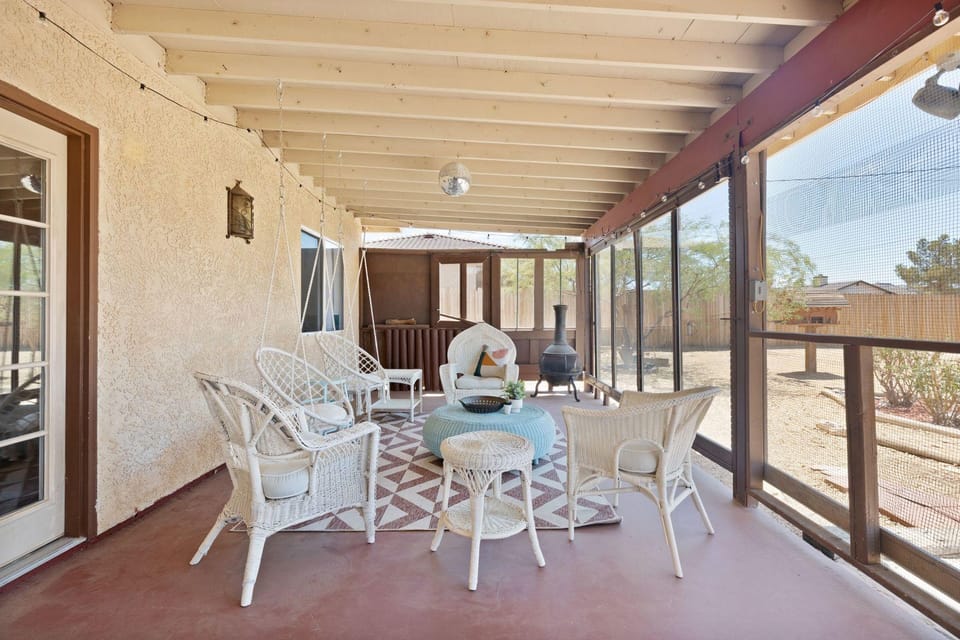 Euphorbia House - Fire Pit, Ping Pong, Tether Ball & Dark Skies 3 Bedroom Home by RedAwning Hotel in Yucca Valley