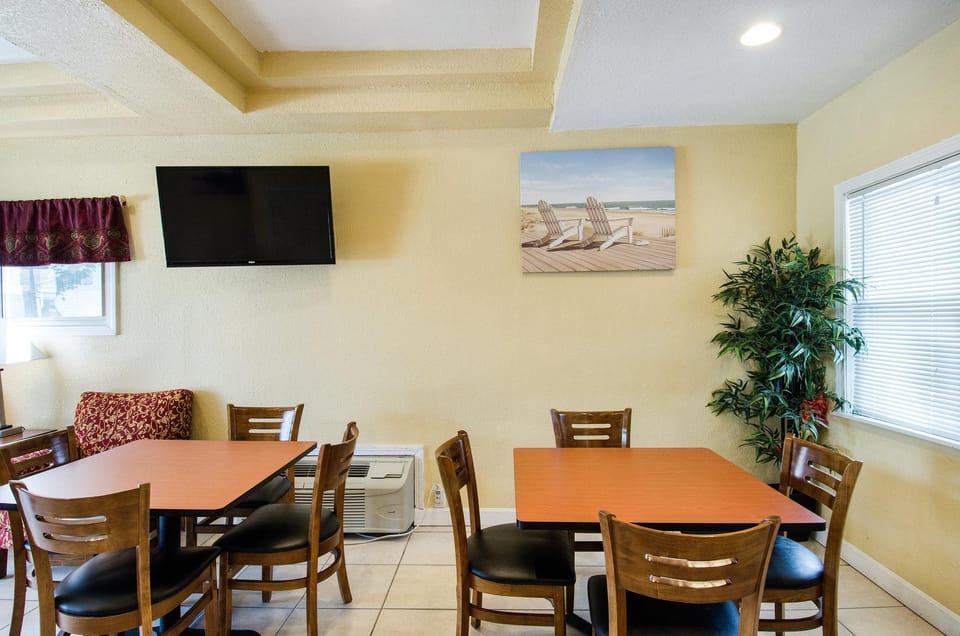 Econo Lodge West Yarmouth on Cape Cod Hotel in West Yarmouth