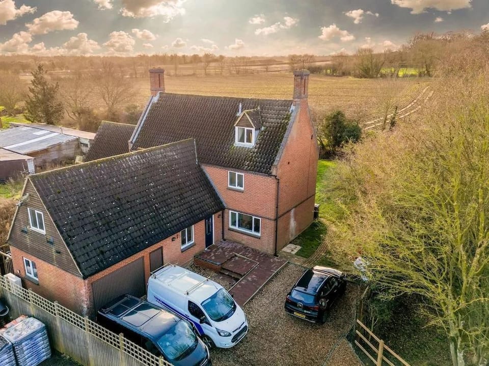 Unique 5BD Farm House Perfect for Relaxing Hotel in Ipswich