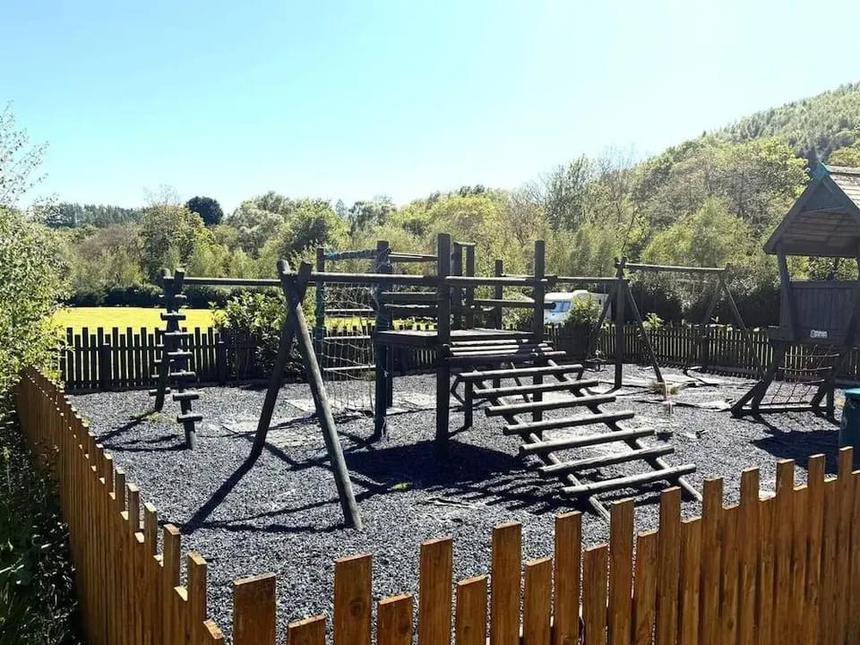 Lovely 3-bed Caravan in Foel, Welshpool Hotel in Wales