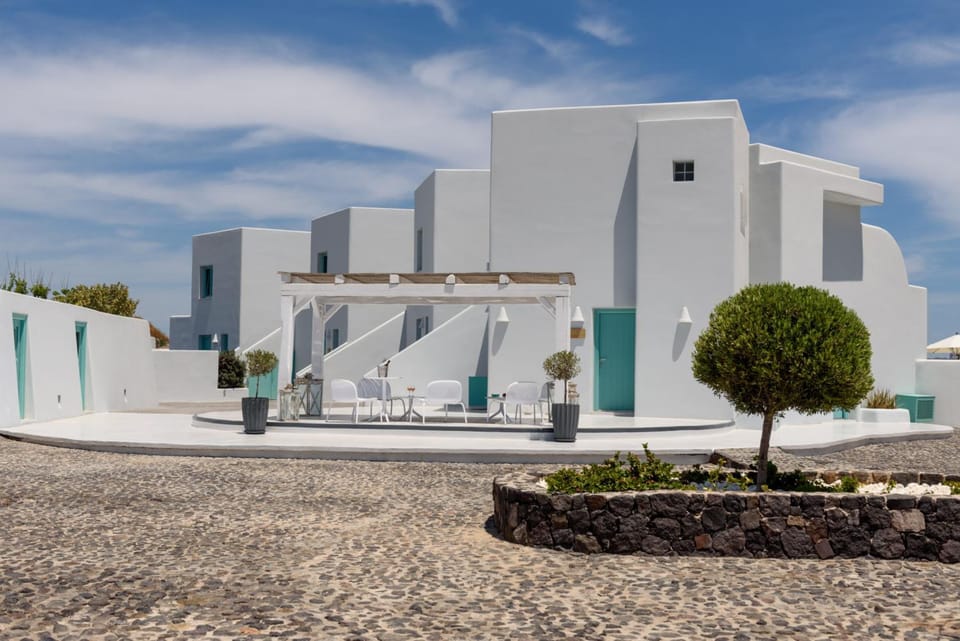 Neptune Luxury Spa Suites Hotel in Santorini