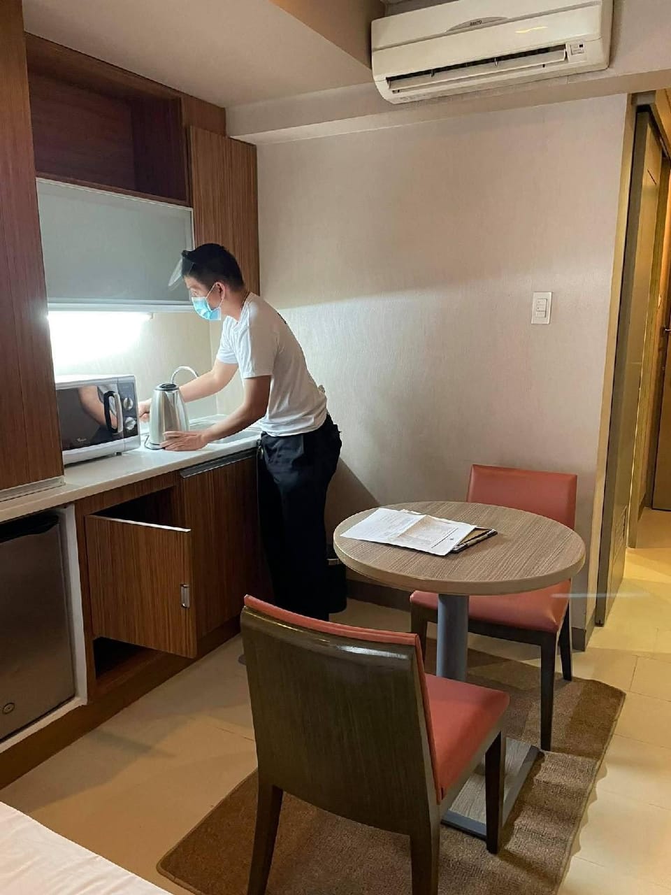 VMax Suite Lodge in Makati