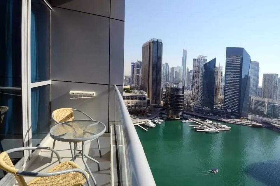 Contemporary One Bedroom with Full Marina View Hotel in Dubai