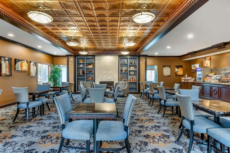 Comfort Suites Hotel in Southgate