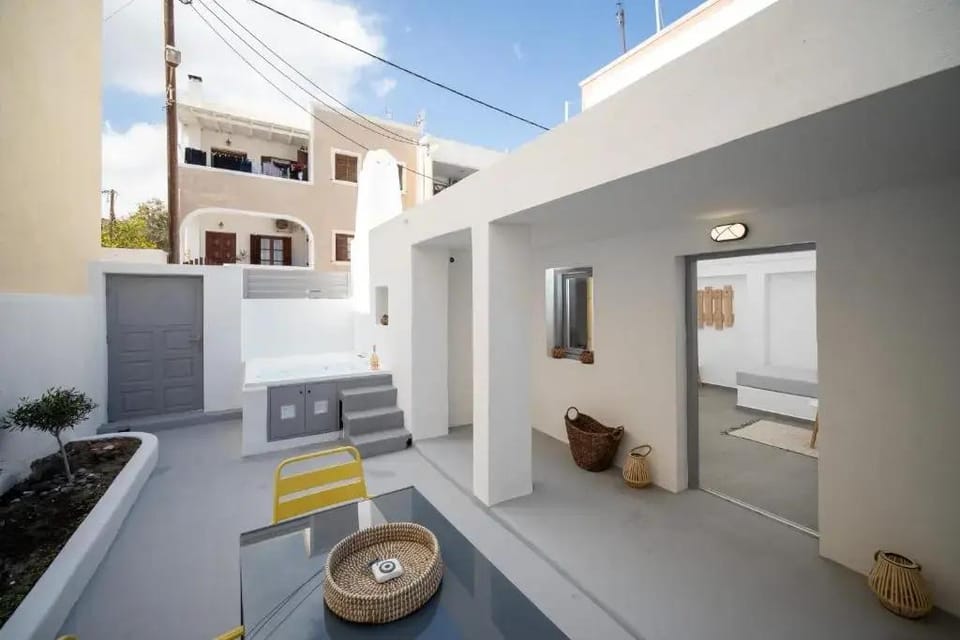 Villa Tholos with Private Jacuzzi Hotel in Kamari