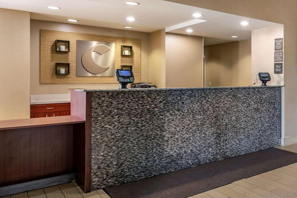 Comfort Inn Warren - Detroit North Hotel in Warren