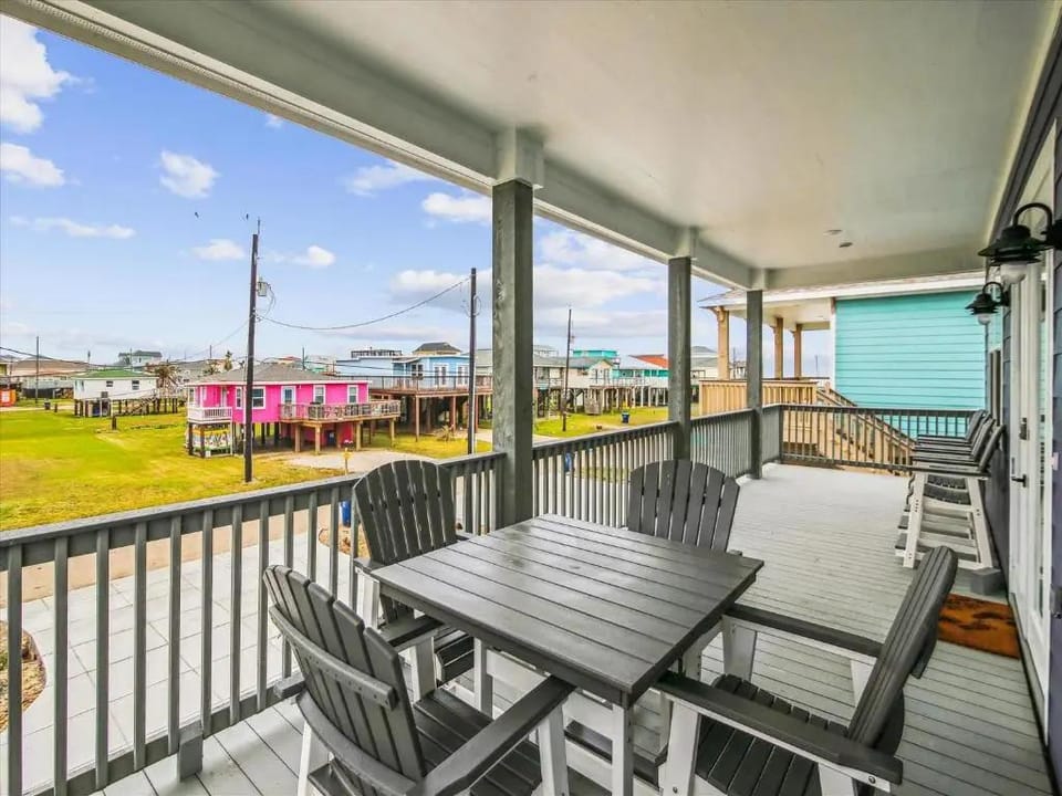Sandy Cheeks Surfside by Ryson Vacation Rentals Hotel in Surfside Beach