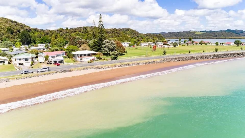 Te Ra Beach House Hotel in Paihia