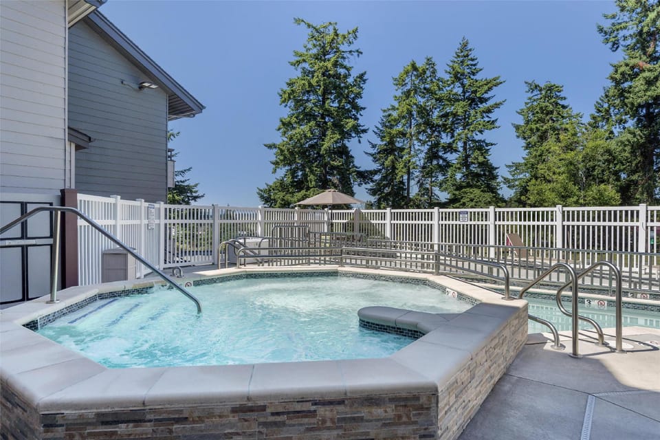 Best Western Plus Oak Harbor Hotel & Conference Center Hotel in Oak Harbor