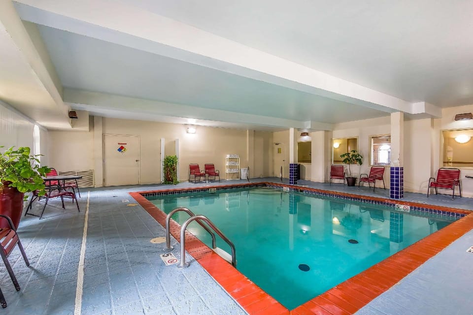 Quality Inn & Suites Chesterfield Village Hotel in Springfield