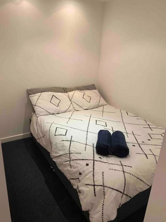 1 Bed Flat - Sleeps 2 - Wifi Hotel in Leeds