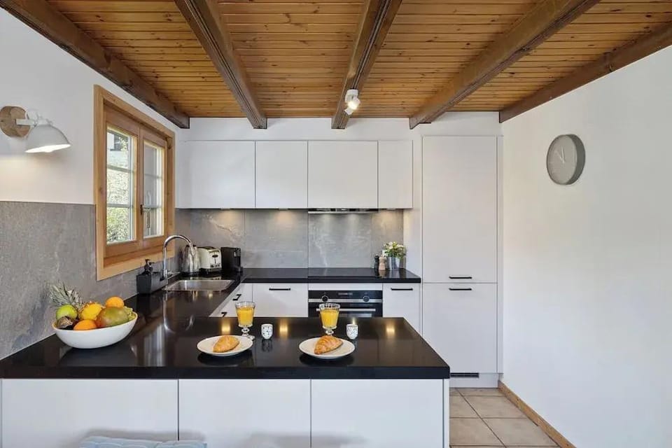 Chalet Les Crus Hotel in Riddes