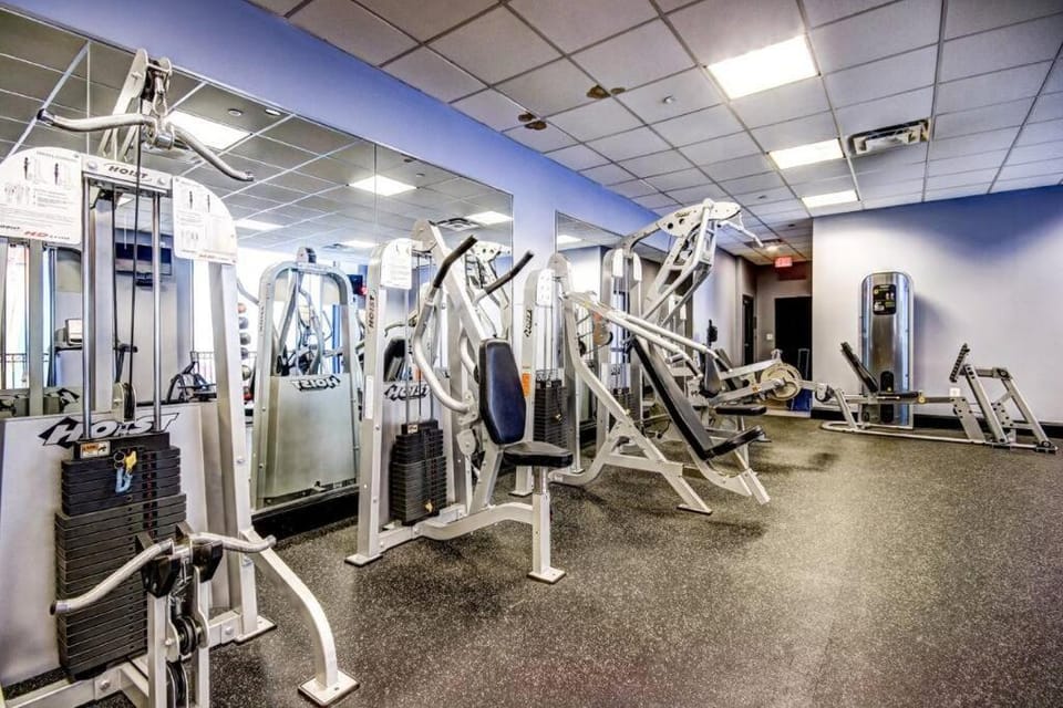 Harbor properties free indoor secure parking Apartment hotel in Baltimore