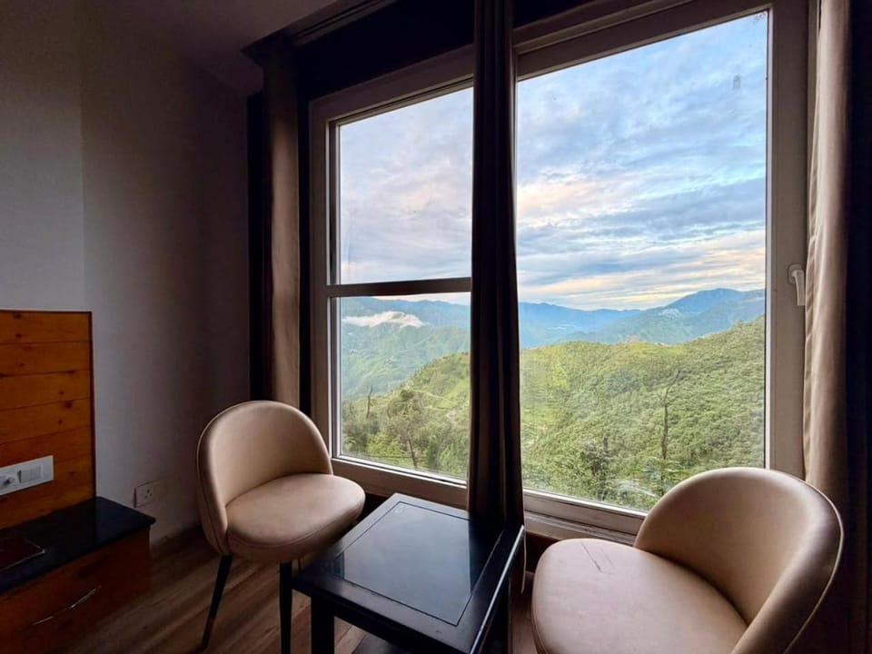 Pine View Luxury Resort Hotel in Uttarakhand