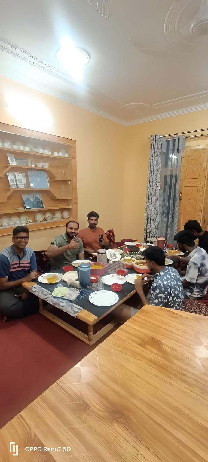 Moonshine Homestay Kashmir Hostel in India