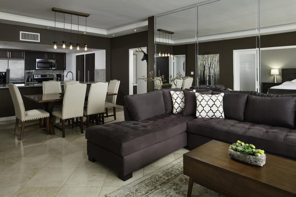 DoubleTree by Hilton Grand Hotel Biscayne Bay Hotel in Miami