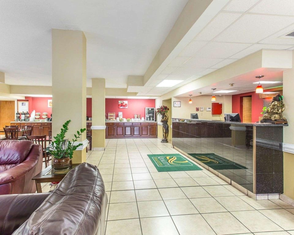 Clarion Pointe Statesville Hotel in Statesville