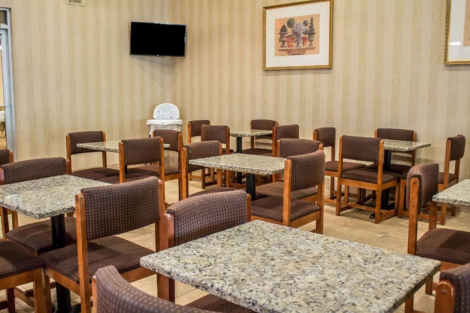 Baymont by Wyndham Youngstown Hotel in Ohio