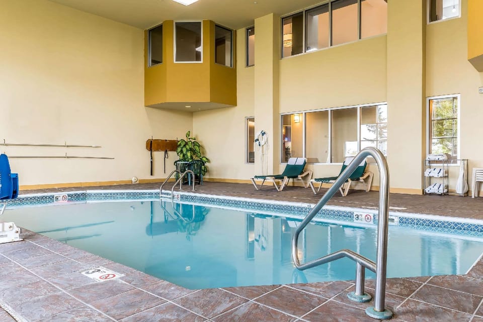 Comfort Suites Springfield I-70 Hotel in Springfield