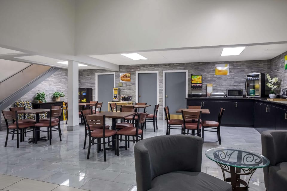 Quality Inn Toledo Westgate Hotel in Toledo