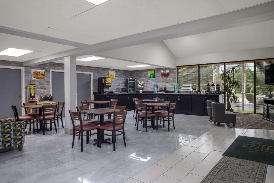 Quality Inn Toledo Westgate Hotel in Toledo