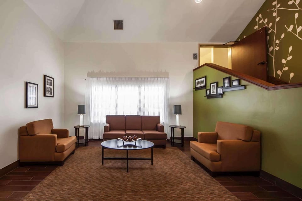 Sleep Inn & Suites Tulsa Central I-44 Hotel in Tulsa