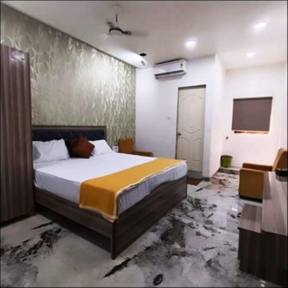 YASH RESIDENCY ULLASNAGAR-2, NEHARU CHOWK  Hotel in Maharashtra