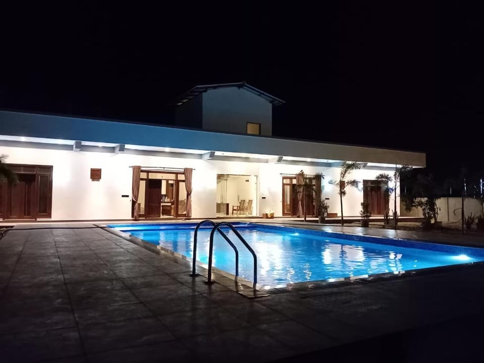 Alaza Beach Resort Hotel in Sri Lanka