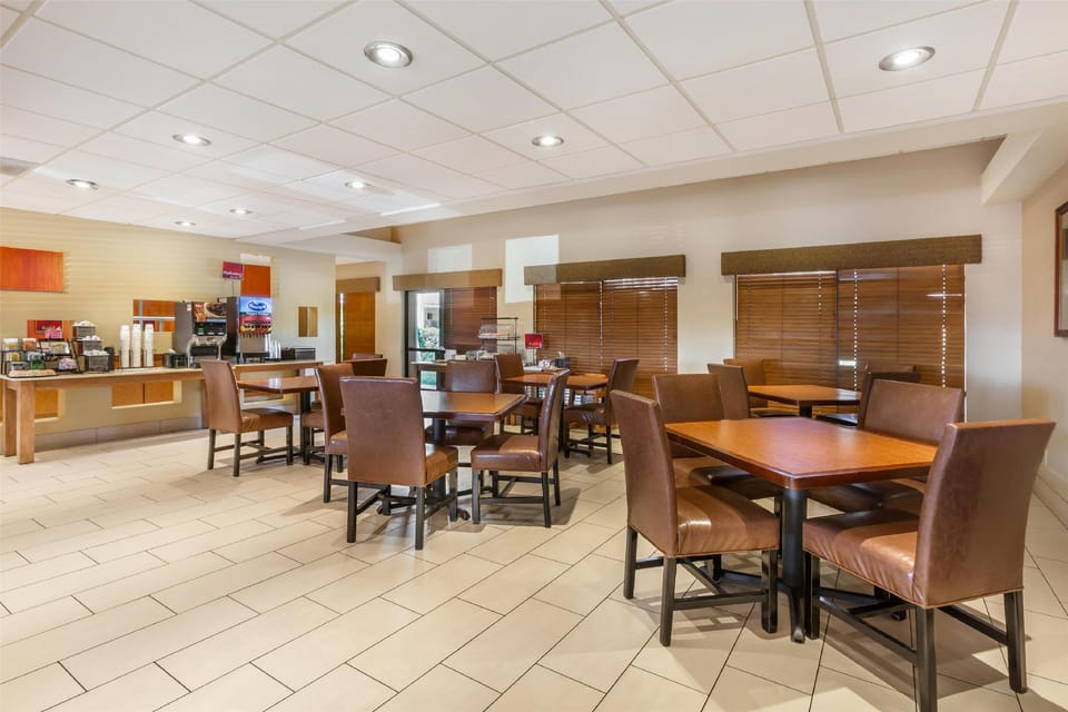 Best Western Plus Scottsdale Thunderbird Suites Hotel in Scottsdale