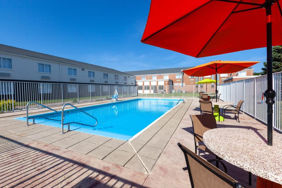 Days Inn by Wyndham Sandusky / Cedar Point Hotel in Lake Erie