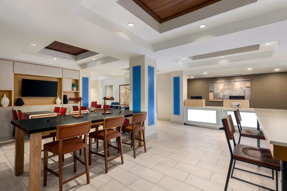 Holiday Inn Express Hotel & Suites Shawnee I-40 By IHG Hotel in Shawnee