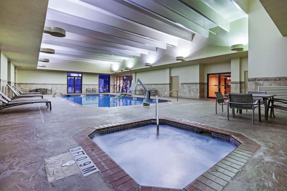 Holiday Inn Springdale-Fayetteville Area By IHG Hotel in Springdale