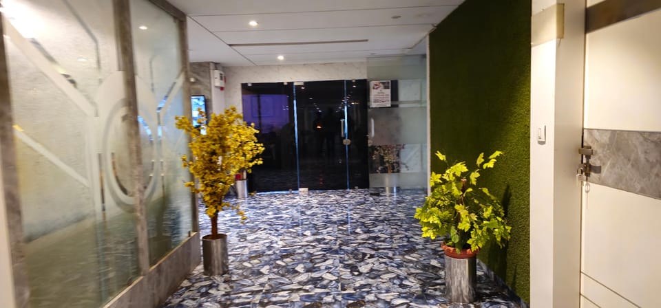 Hotel Lee Grand Inn Hotel in Ahmedabad