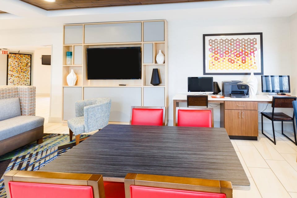 Holiday Inn Express Shelbyville By IHG Hotel in Shelbyville