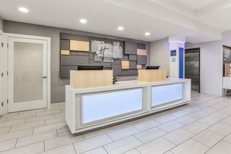 Holiday Inn Express Hotel & Suites Tacoma By IHG Hotel in Tacoma