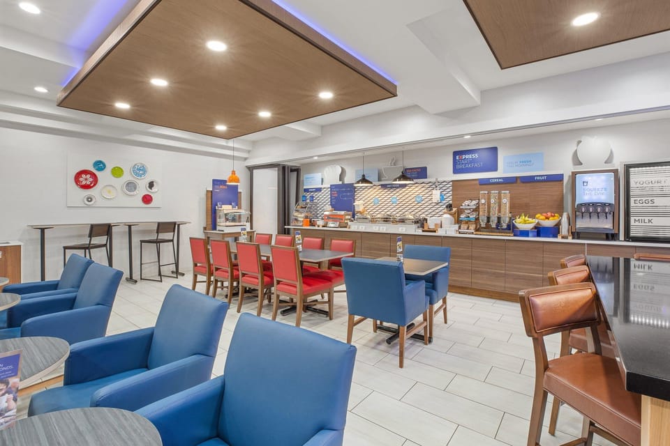 Holiday Inn Express Hotel & Suites Tacoma By IHG Hotel in Tacoma