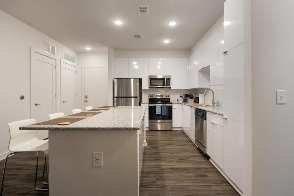 S2ba Modern 2-br Walkable in Midtown 1 Block From Marta Hotel in Atlanta